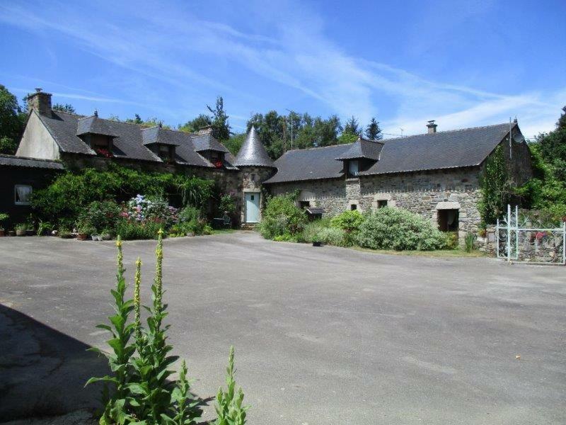 Le Petit Chateau, Matisse Noyal-Pontivy Luaran gambar