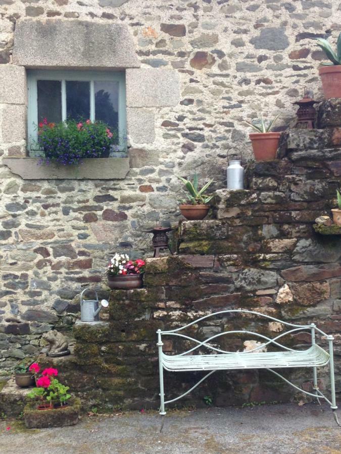 Le Petit Chateau, Matisse Noyal-Pontivy Luaran gambar